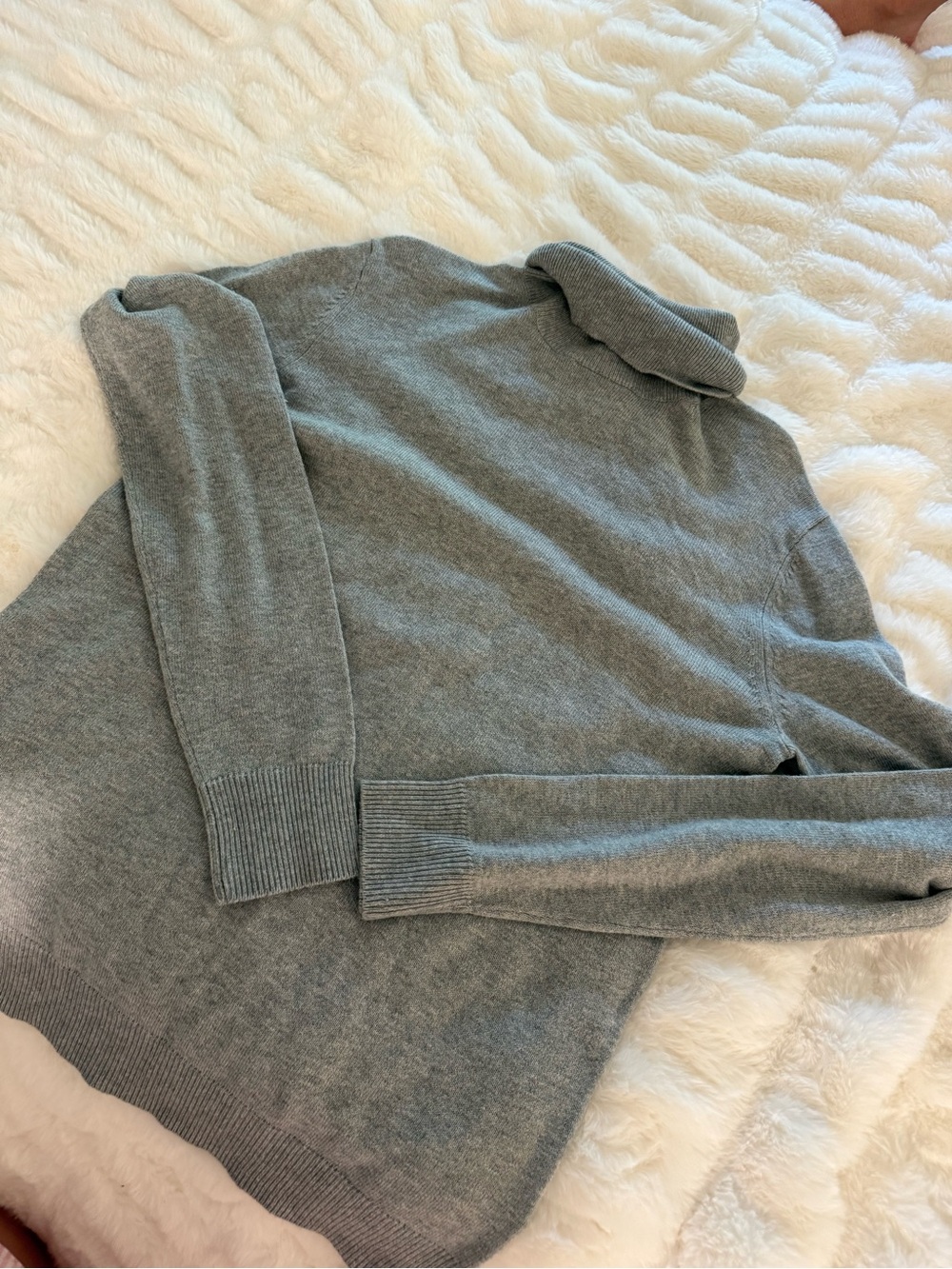 Joe fresh turtleneck long sleeve (size small)
